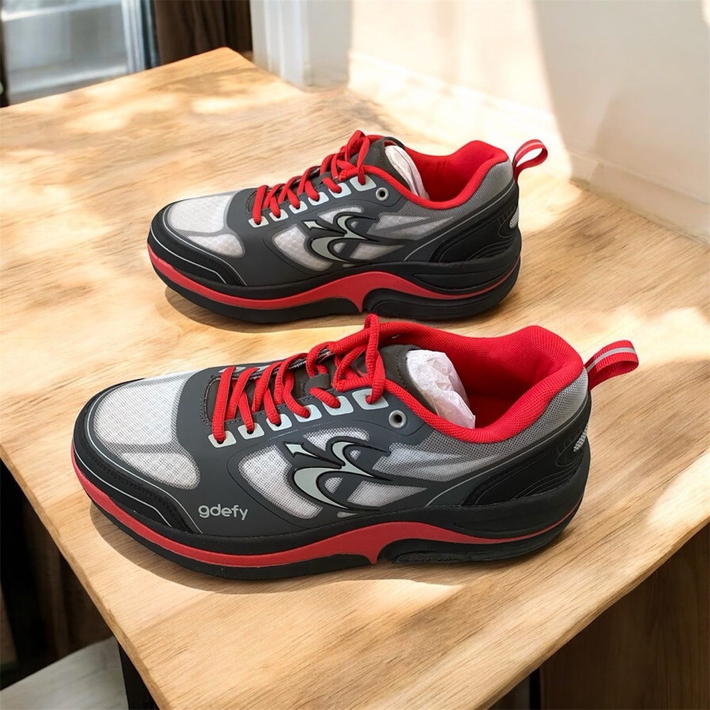 New with box Gdefy ION lace up sneakers size 10.5